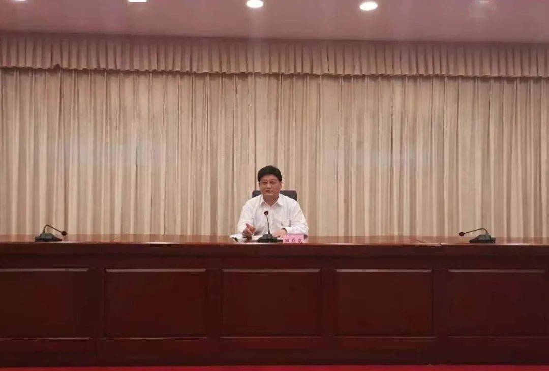 特朗普最新會議視頻揭示美國政治與經(jīng)濟新態(tài)勢